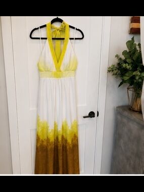 Jessica Simpson Cream Satin Dress Label Close-Up